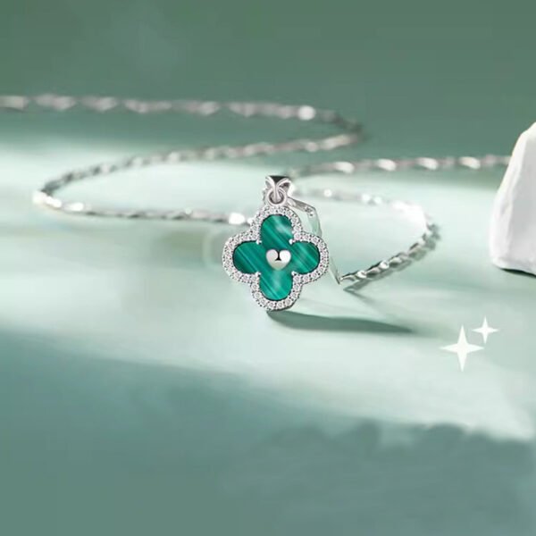 [B40] Heart of Clover Malachite Necklace